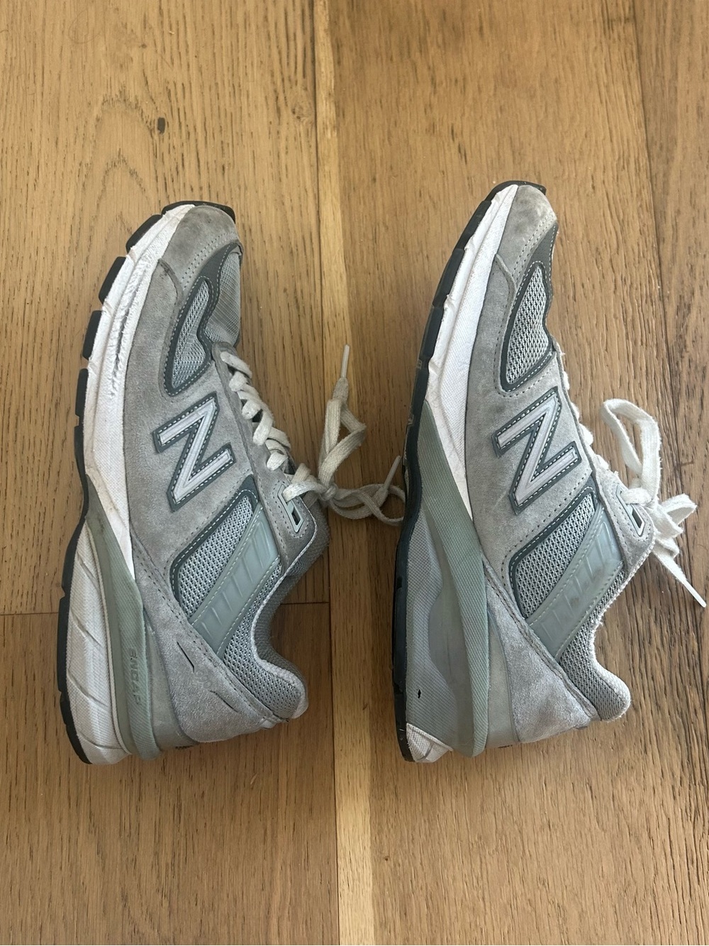 New Balance Women's Grey 990 v5